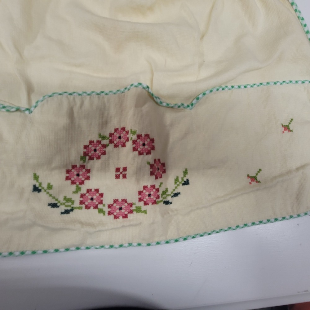 Vintage Handmade Apron Floral Embroidery Cottagecore Kitchen Decor